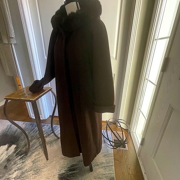 COPY - EUC Full Length Wool Coat w/Fur Trimmed Hood, Chocolate Brown, Size 12 - Picture 3 of 13